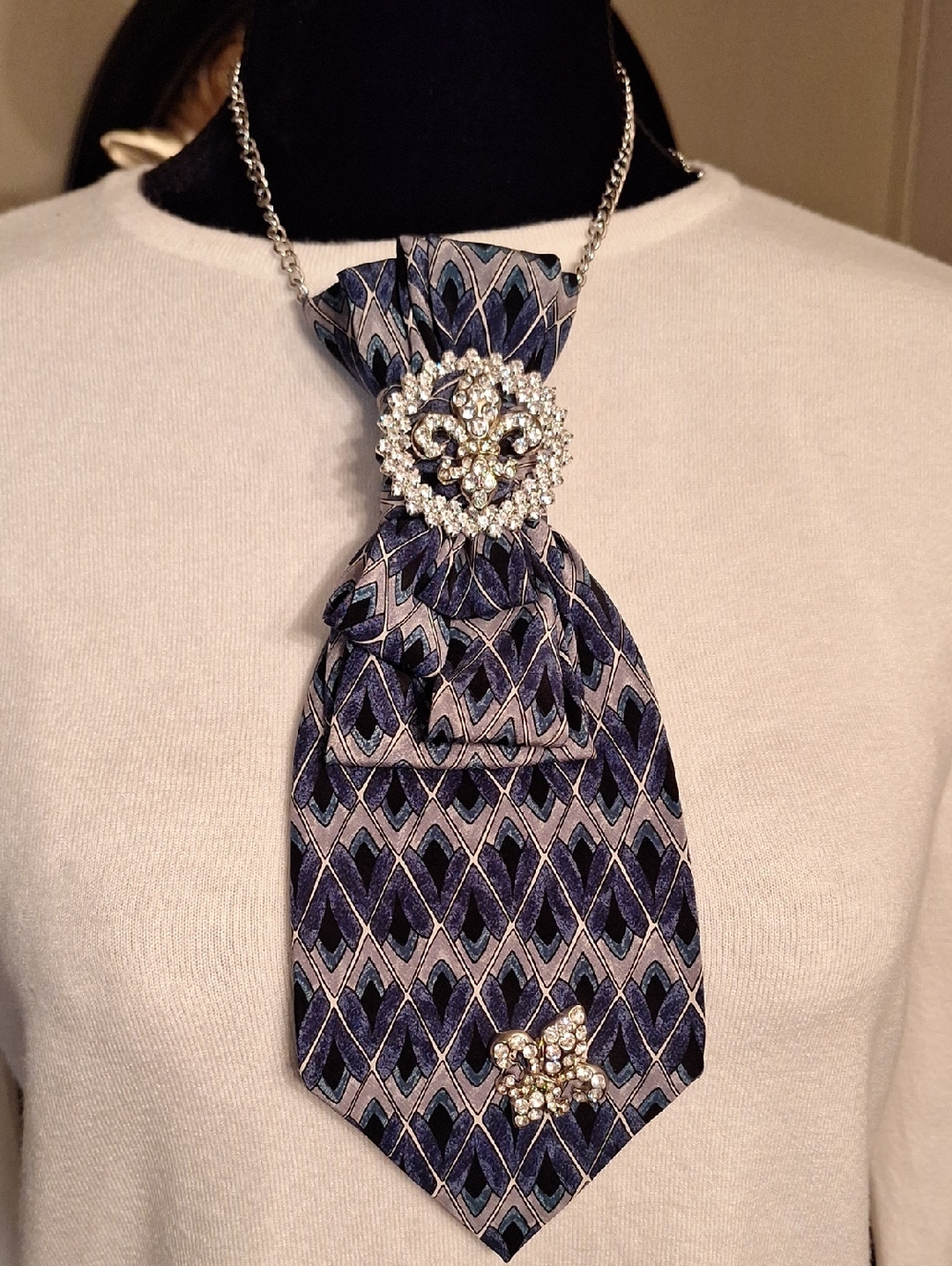 Fleur-de-lis Necktie Necklace